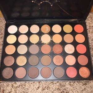 Morphe eyeshadow palette